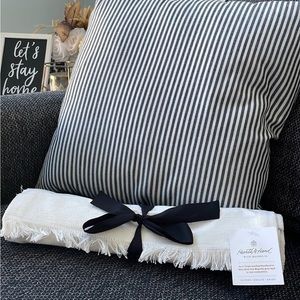 Hearth and hand table runner